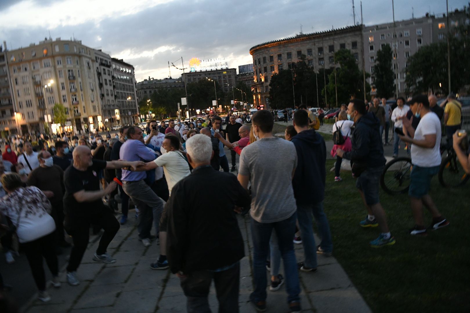 Beograd 11.05.2020. Tuča, Protest ispred Skupštine Srbije opozicija i vlast, žandarmerija protest Foto:Vesna Lalić/Nova.rs