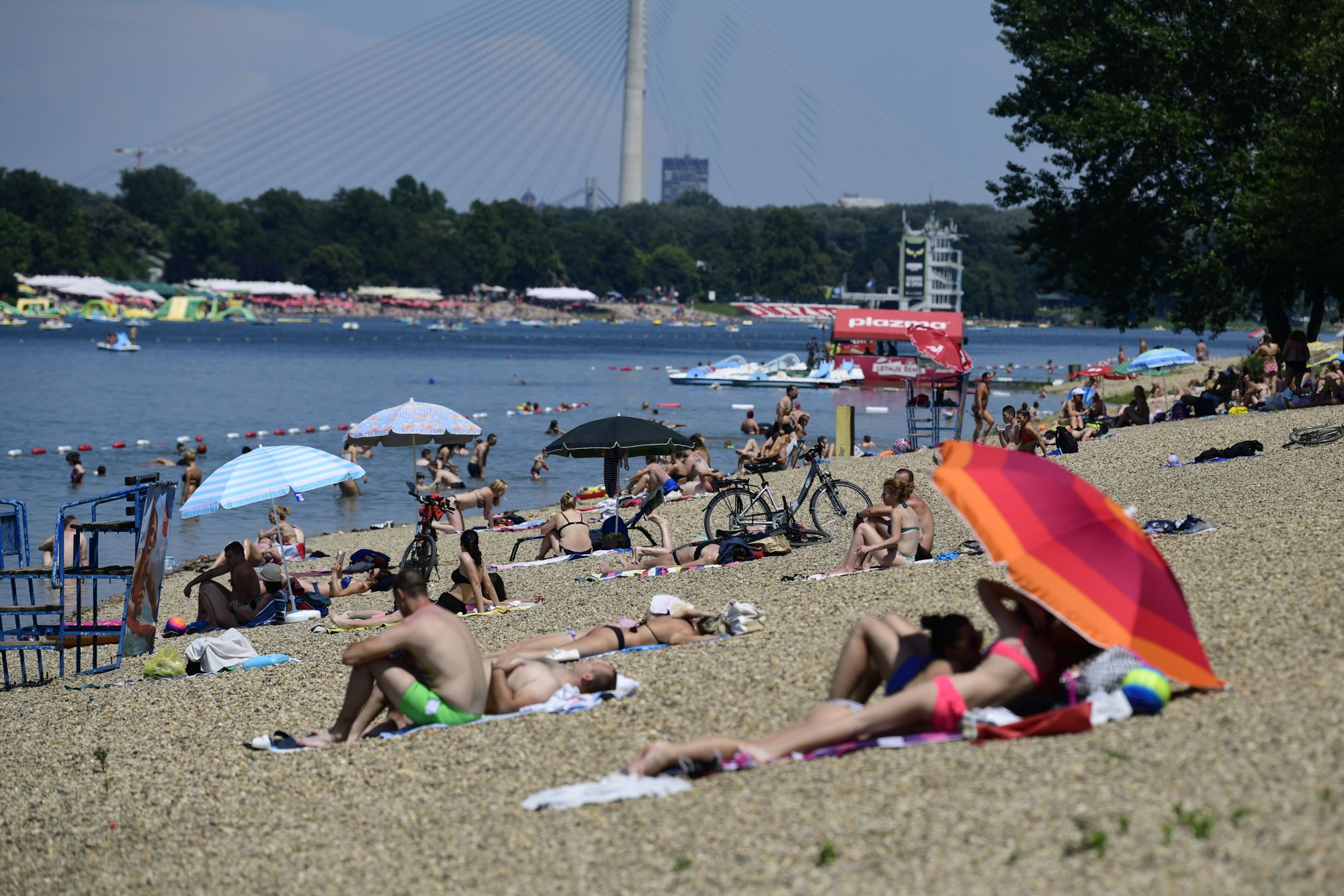 28.06.2020. Ada Ciganlija, koronavirus, korona, da li se postuju mere, lepo vreme, vrucina, Foto: Goran Srdanov/Nova.rs