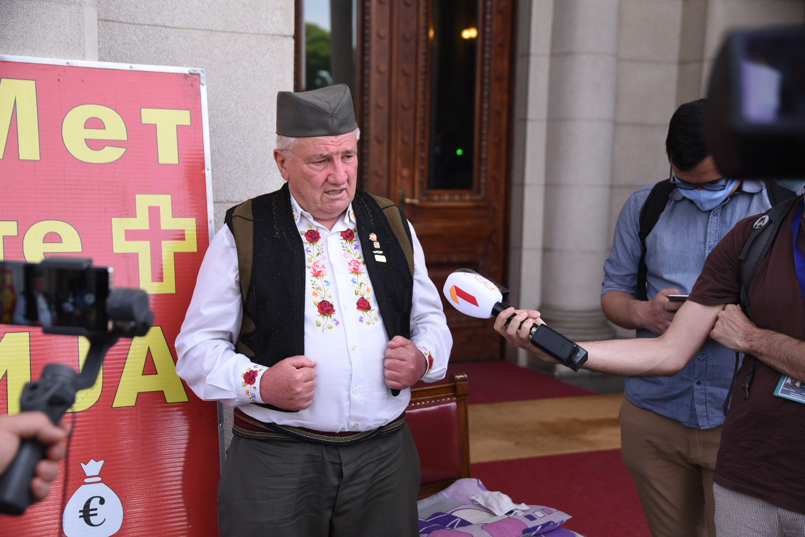 Beograd 11.05.2020. Miladin Ševarlić, Dan drugi, Skupština Srbije, štrajk glađu članova vlasti i članova opozicije, Foto: Dragan Mujan/Nova.rs