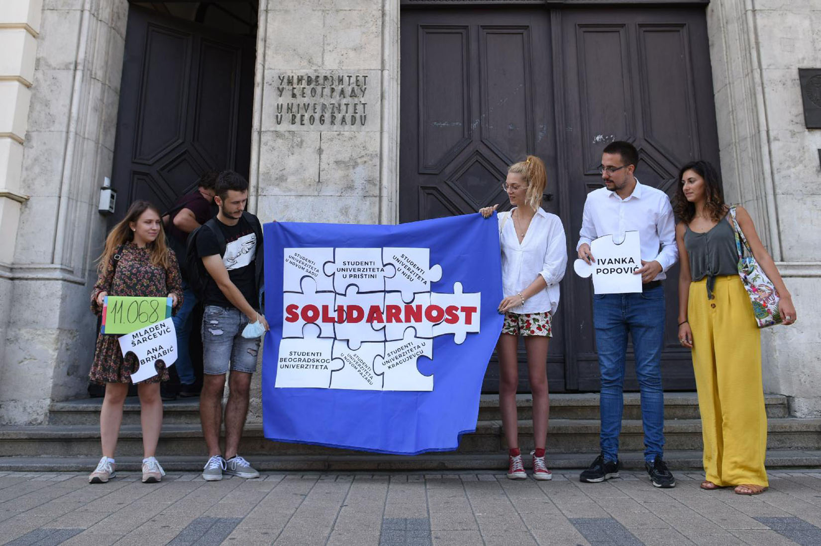 DRUŠTVO - Konferencija za novinare tima "Kreni-promeni" povodom predaje 11.000 potpisa kojim se traže "30 odsto niže školarine"