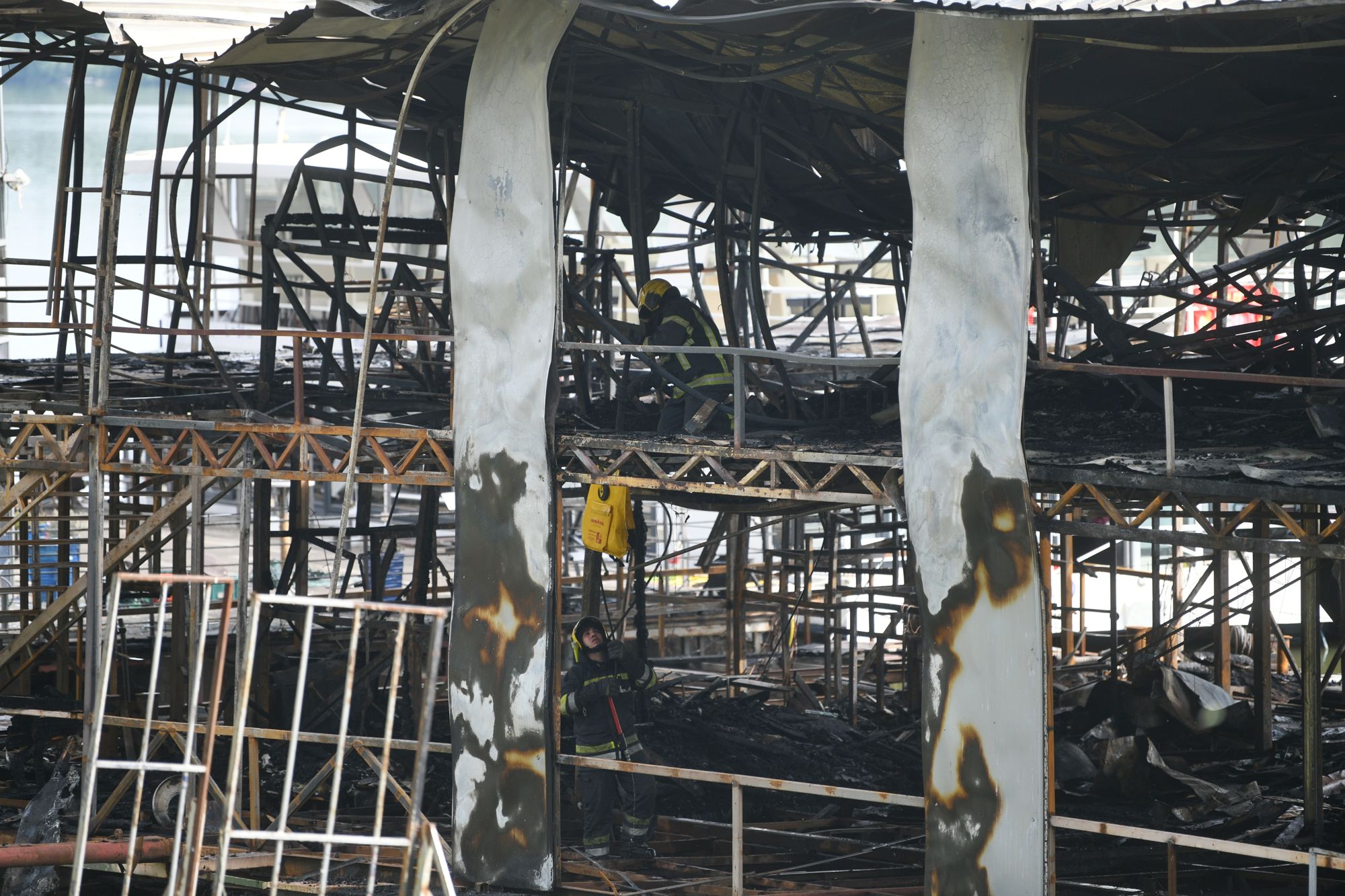 Beograd 18.05.2020. Izgoreo splav kod hotela Jugoslavija Foto:Filip Krainčanić/Nova.rs