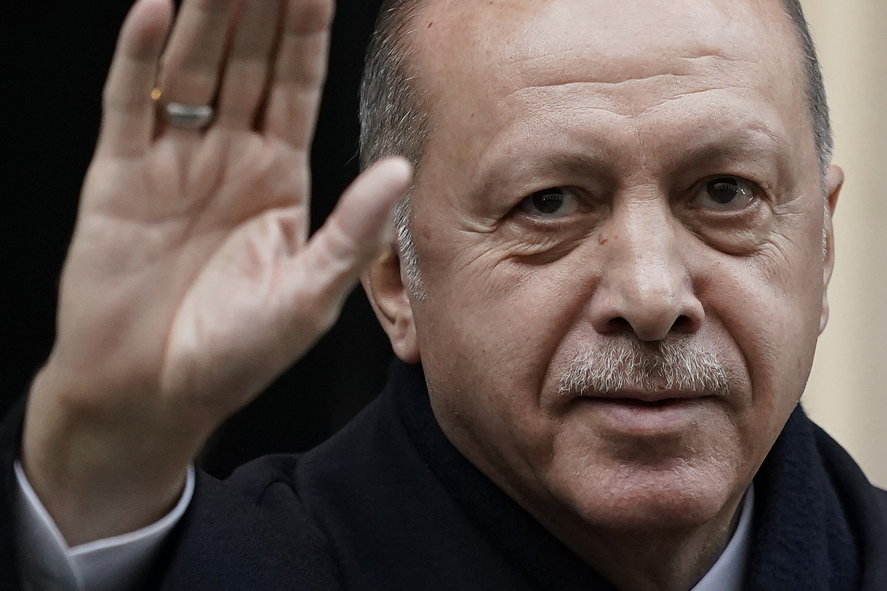 epa08041840 Turkish President Recep Tayyip Erdogan arrives at 10 Downing Street during the NATO Summit in London, Britain, 03 December 2019. NATO countries' heads of states and governments gather in London for a two-day meeting.  EPA-EFE/WILL OLIVER