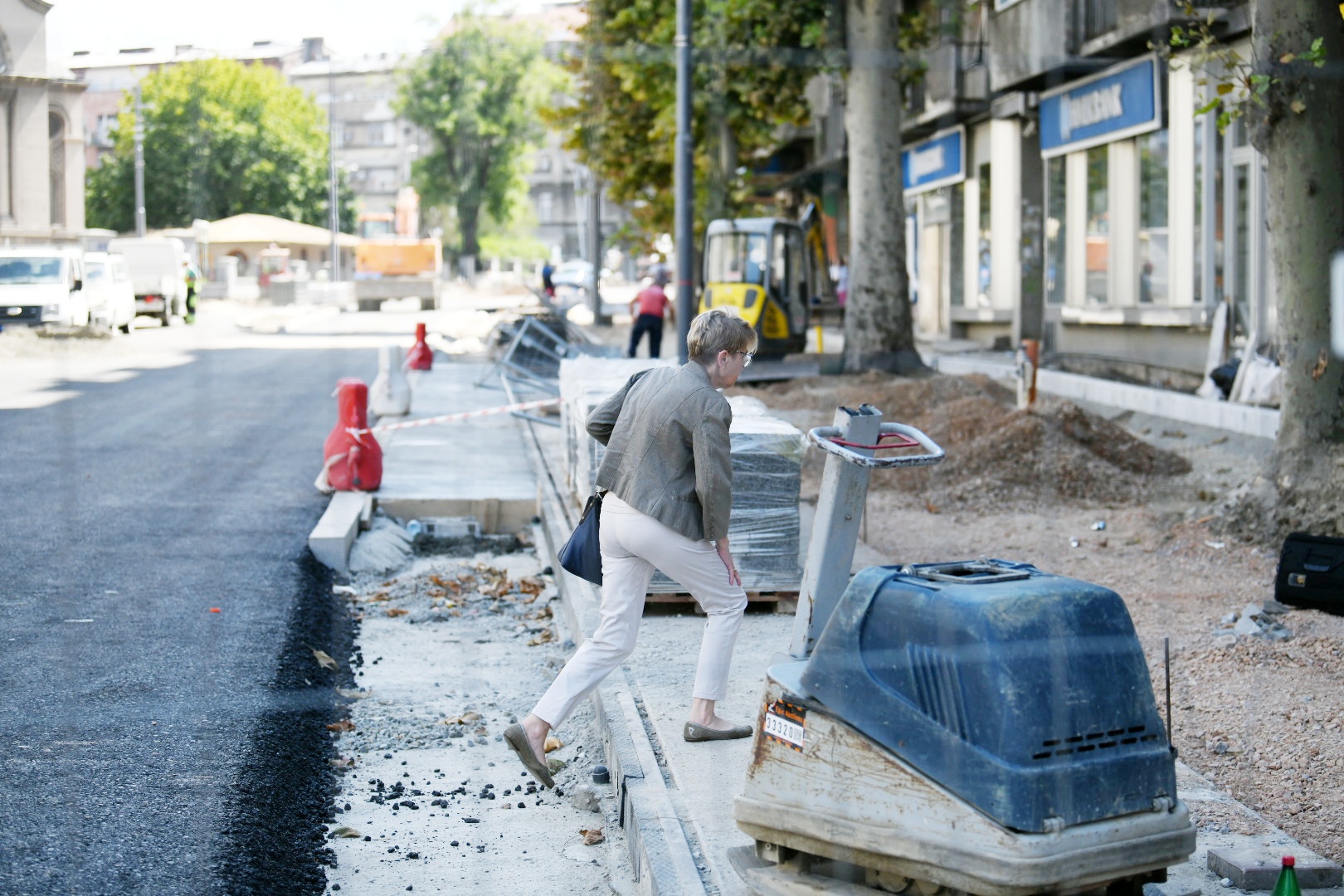BEOGRAD 01.09.2020 Radovi, ulica Cara Dusana, rekonstrukcija ulice, radnici