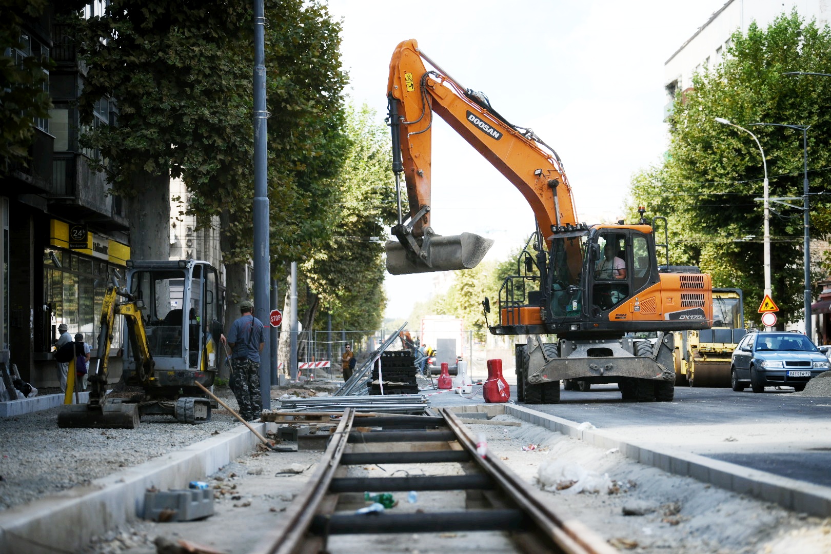 BEOGRAD 01.09.2020 Radovi, ulica Cara Dusana, rekonstrukcija ulice, radnici