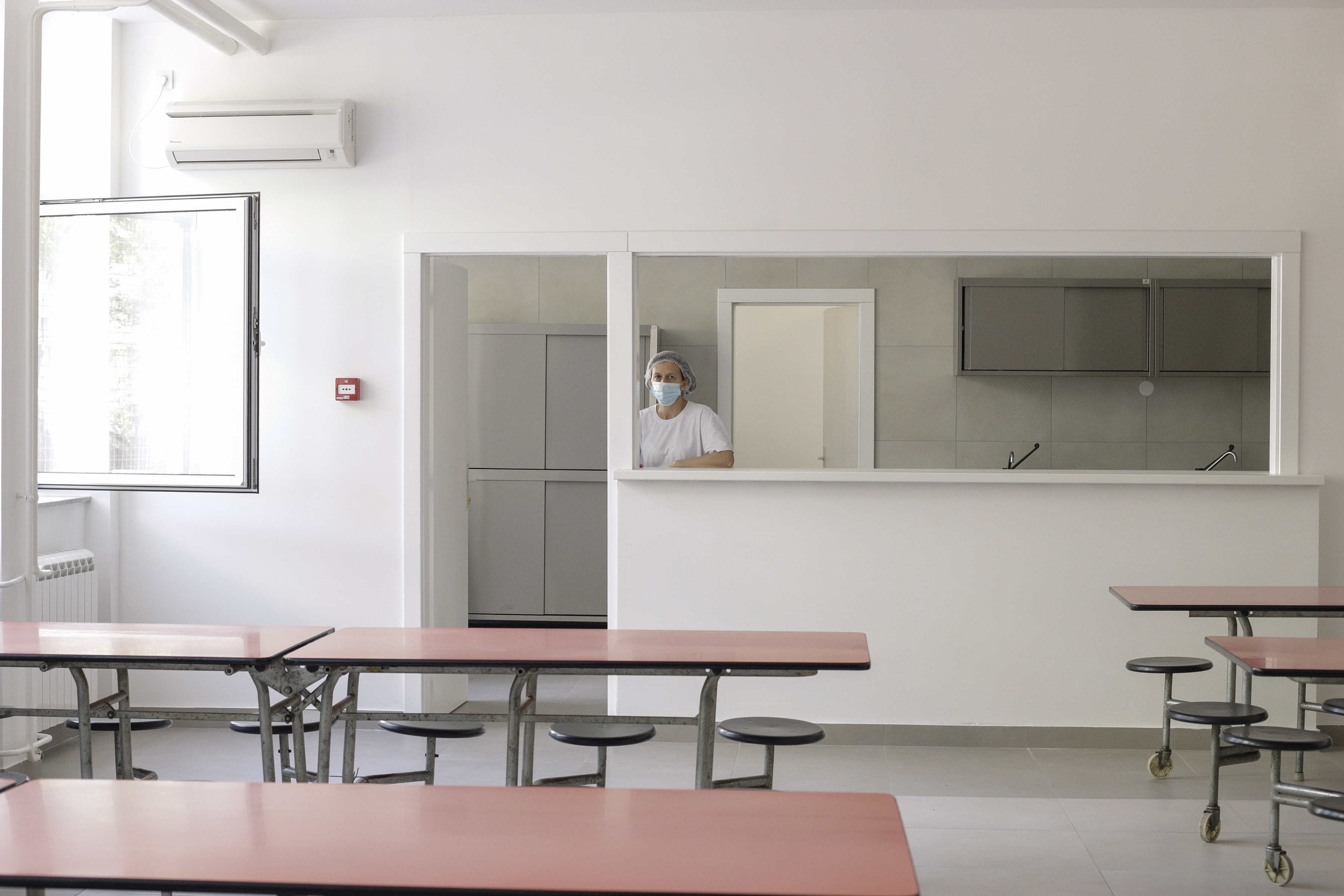 Beograd, 31. avgusta 2020 - Ministar prosvete, nauke i tehnoloskog razvoja Mladen Sarcevic obisao je renoviranu Osnovnu skolu "Dusko Radovic". FOTO TANJUG/ ANDRIJA VUKELIC/bs