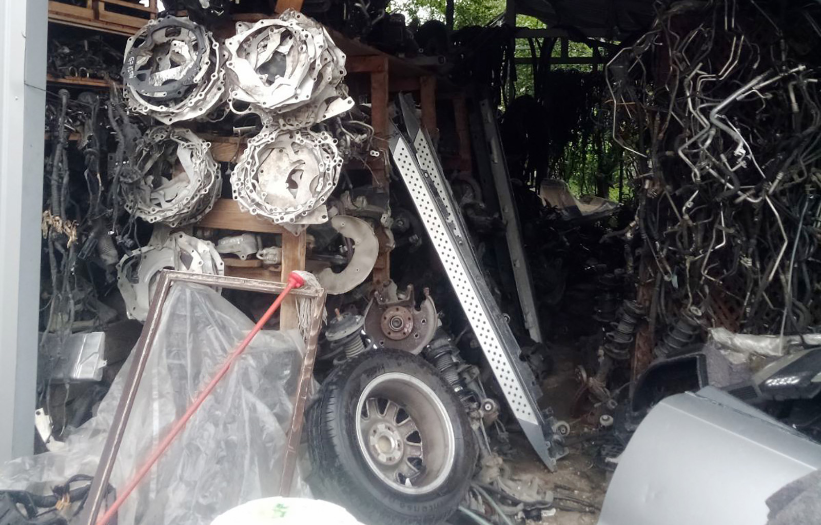 Automobil, automobili, krađa, kradja, prodaja automobila u delovima, delovi Foto: MUP