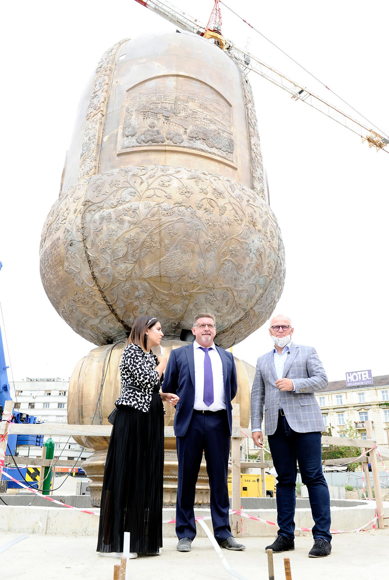 Goran Vesic i ekipa spomenik Stefanu Nemanji