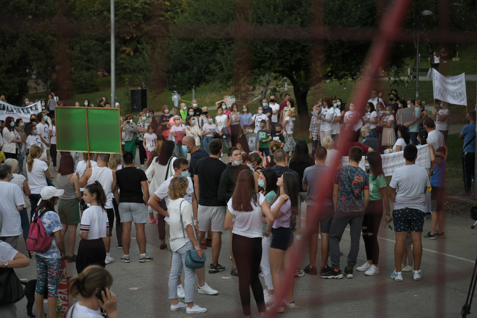 Beograd 04.09.2020. Osnovna škola Ivo Andrić, protest, skup Foto: Dragan Mujan/Nova.rs