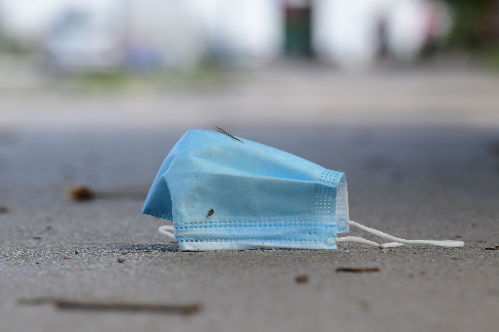 Beograd 24.08.2020. Maska, hirurška maska, koronavirus, bačena maska Foto: Goran Srdanov/Nova.rs