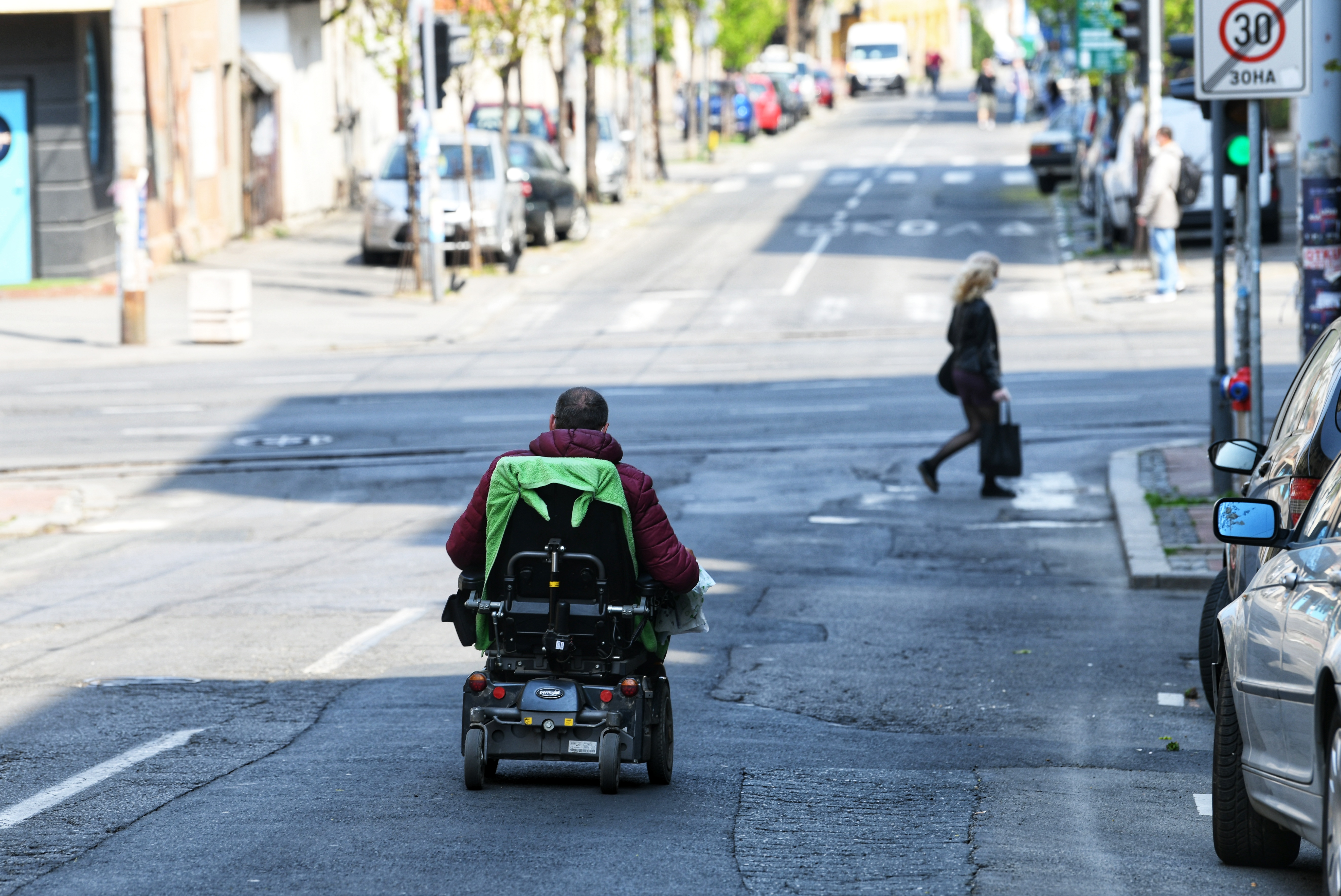 Beograd 13.04.2020. Koronavirus, grad, invalidska kolica Foto: Vesna Lalić/Nova.rs