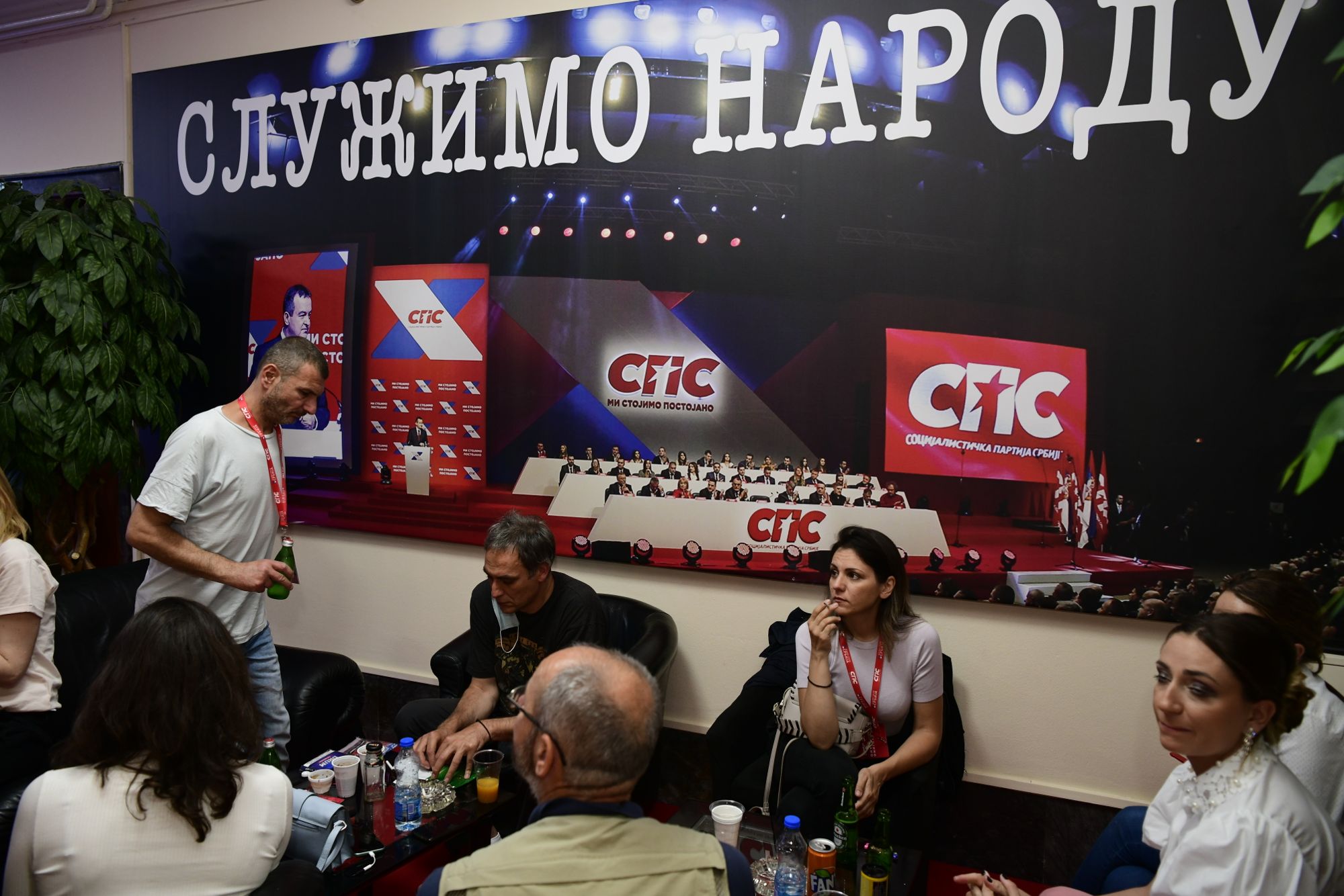 Beograd 21.06.2020. Socijalistička partija Srbije, Izborni štab, sedište, Atmosfera u izbornom stabu SPS, Socijalisticka partija Srbije, Izbori2020, Foto: Goran Srdanov/Nova.rs