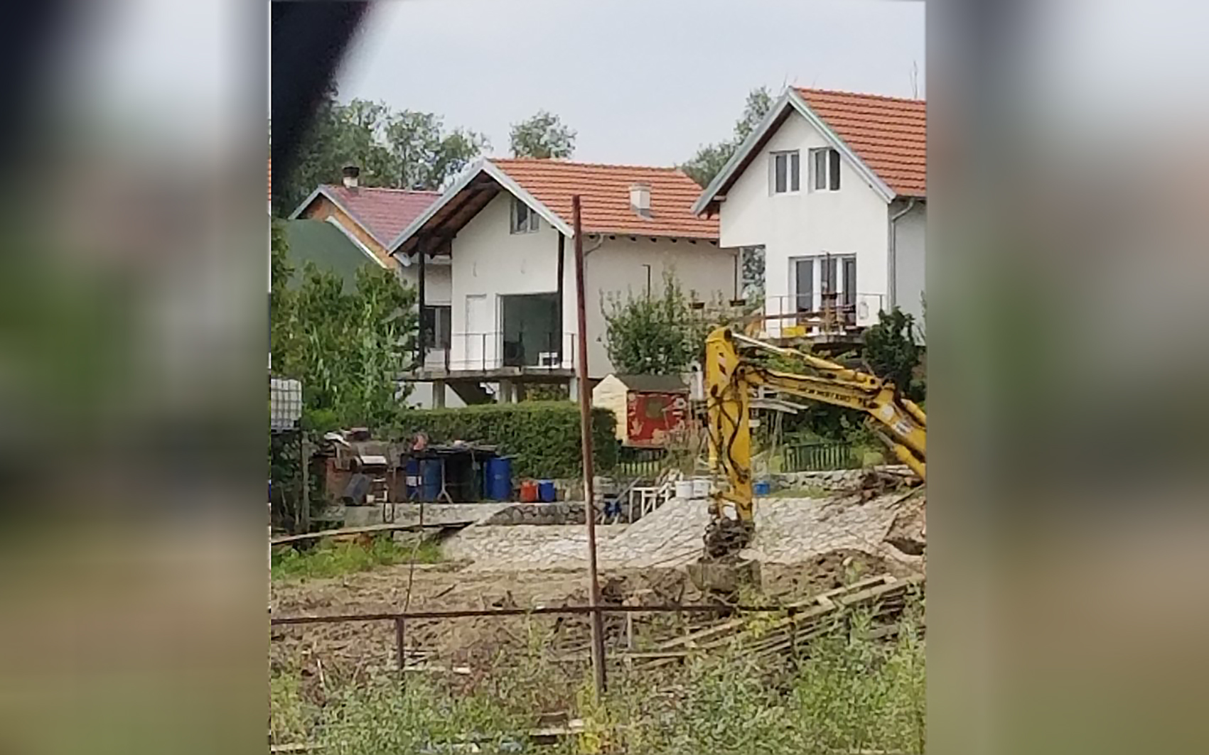 Tomabager toma nikolic, tomislav nikolic, vikendica na savi, dobijena fotografija