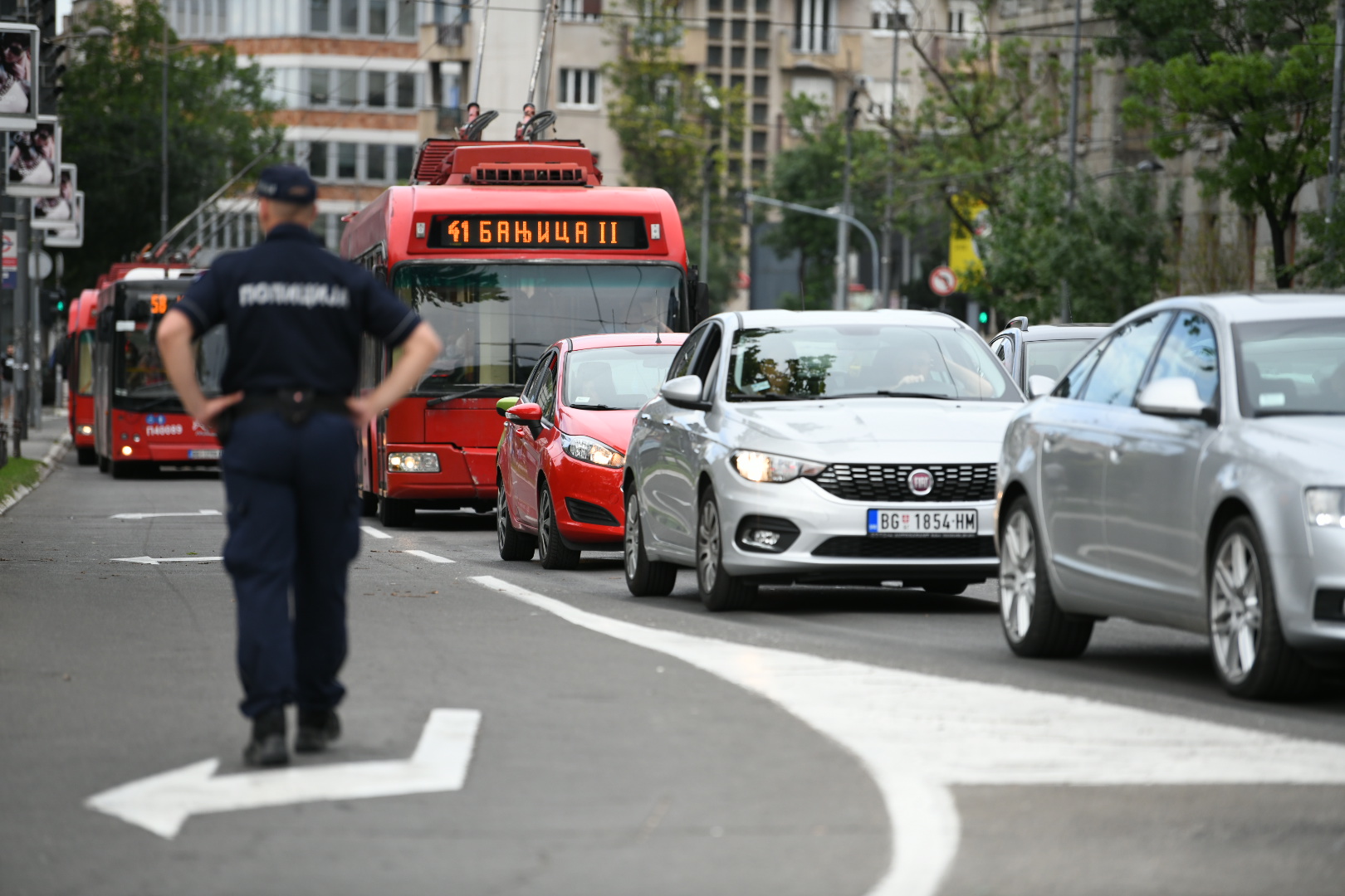 Beograd 05.06.2020. Skup ispred Skupstine Srbije penzioneri protest saobracajna guzva, saobracaj, policija Foto:Vesna Lalić/Nova.rs