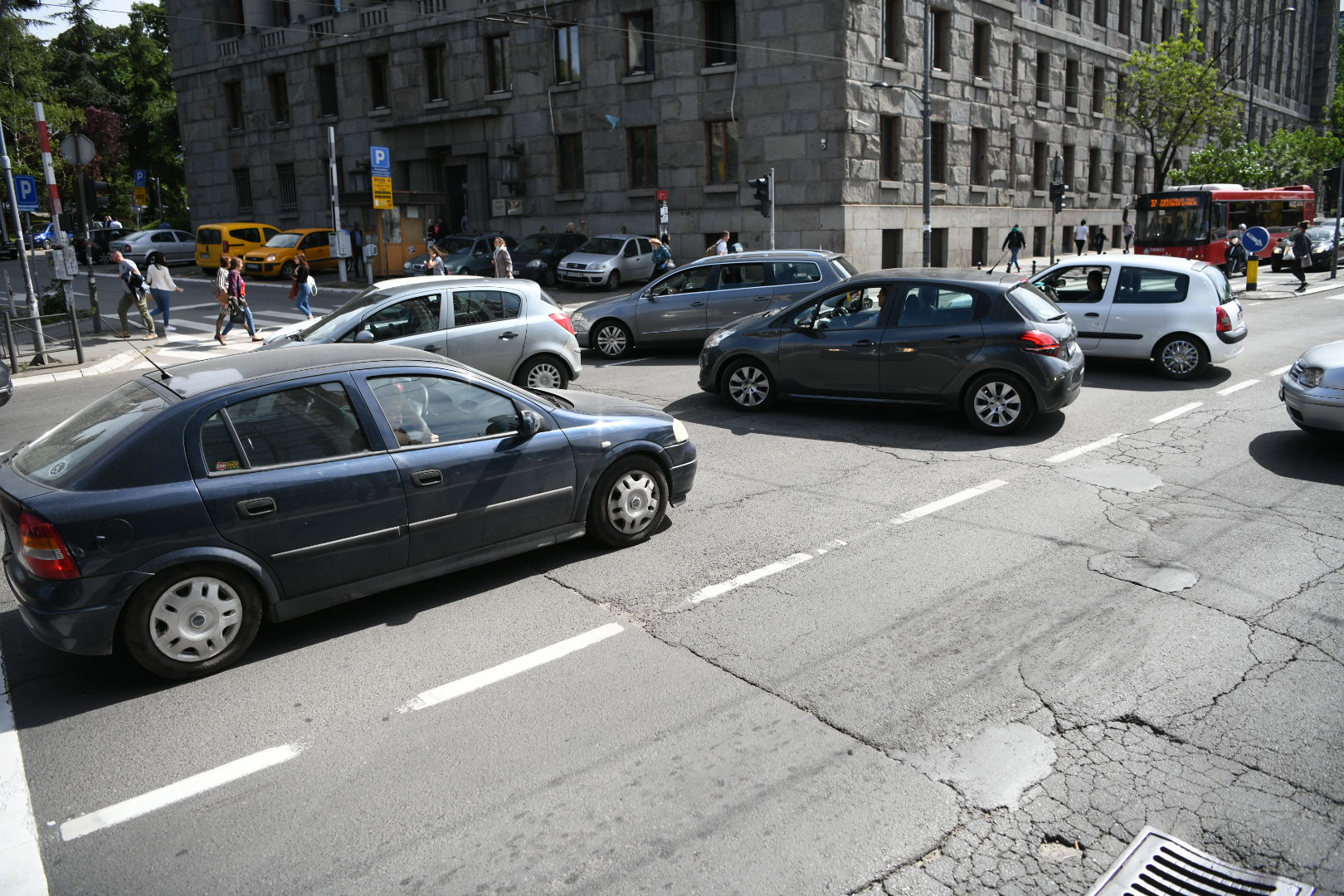 Guzva, saobracaj, auto, automobil, automobili