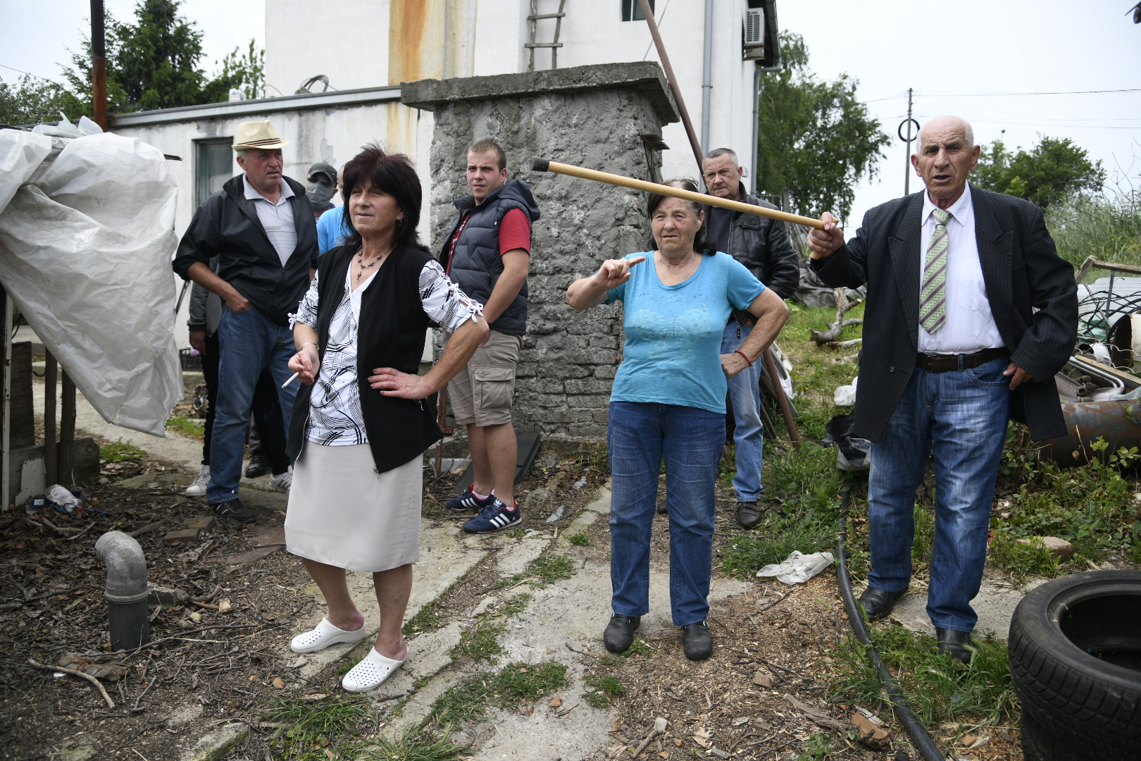 Beli Potok, 05.06.2020. Porodica Simić, ruše im kuću zbog izgradnje puta, izgradnja puta, rušenje, čuvanje imovine, odbrana kuće, kuća Foto: Nemanja Jovanović/Nova.rs