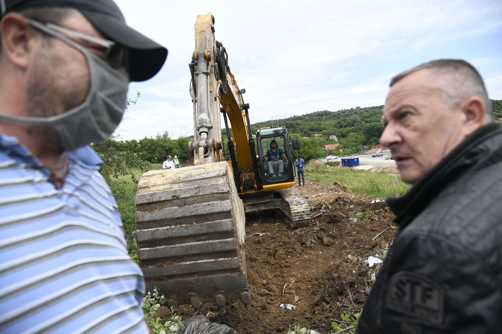 Beli Potok, 05.06.2020. Porodica Simić, ruše im kuću zbog izgradnje puta, izgradnja puta, rušenje, čuvanje imovine, odbrana kuće, kuća Foto: Nemanja Jovanović/Nova.rs