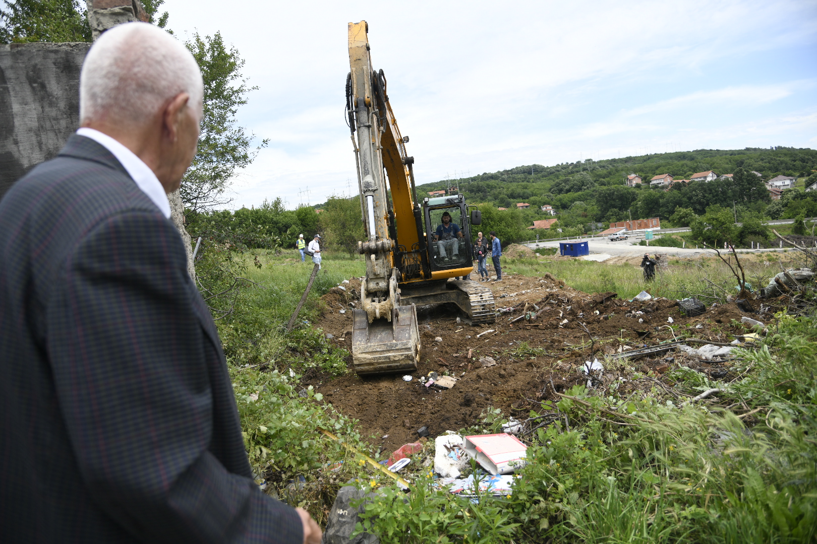 Beli Potok, 05.06.2020. Porodica Simić, ruše im kuću zbog izgradnje puta, izgradnja puta, rušenje, čuvanje imovine, odbrana kuće, kuća Foto: Nemanja Jovanović/Nova.rs