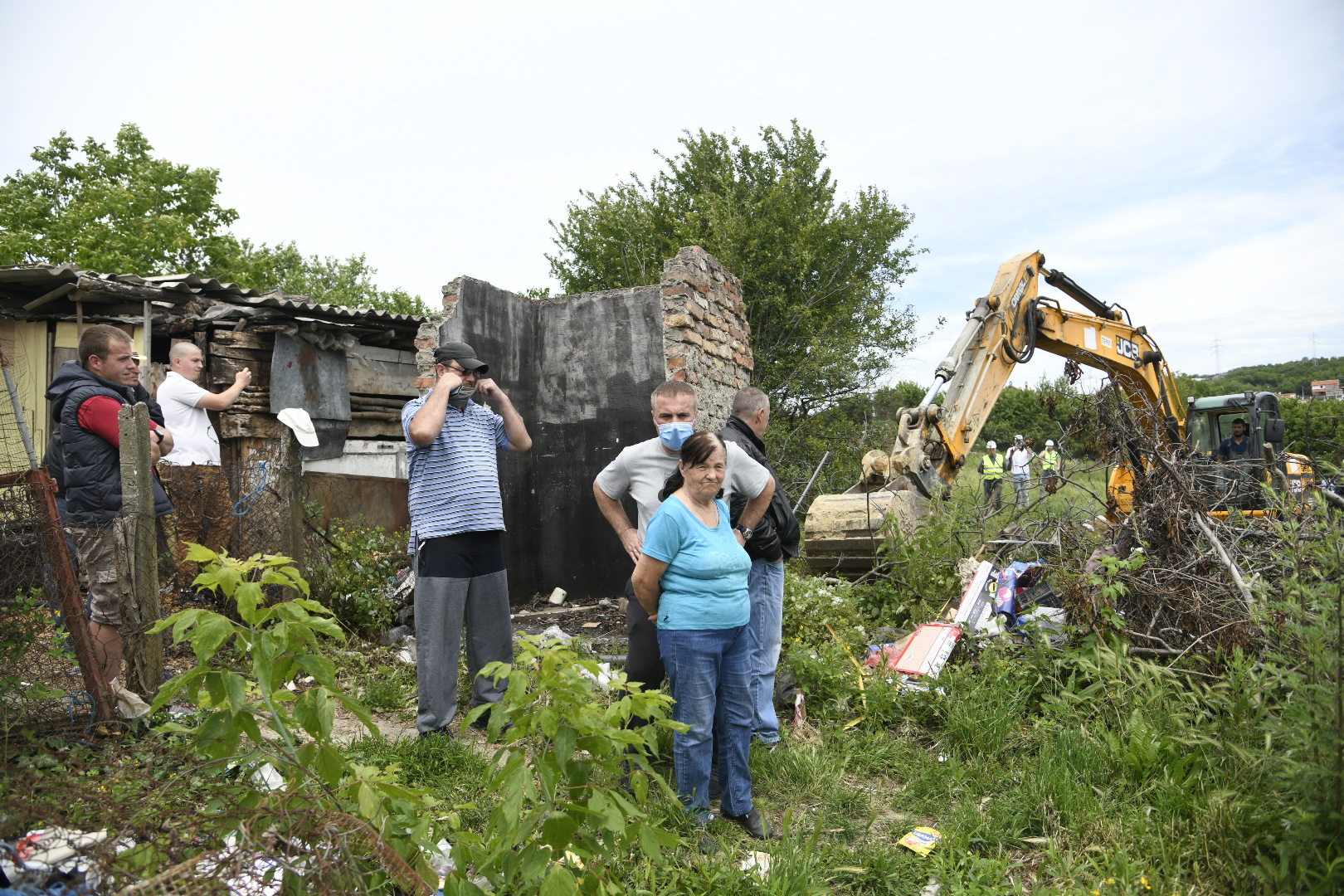 Beli Potok, 05.06.2020. Porodica Simić, ruše im kuću zbog izgradnje puta, izgradnja puta, rušenje, čuvanje imovine, odbrana kuće, kuća Foto: Nemanja Jovanović/Nova.rs