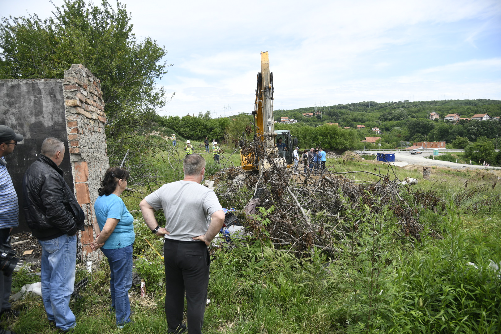 Beli Potok, 05.06.2020. Porodica Simić, ruše im kuću zbog izgradnje puta, izgradnja puta, rušenje, čuvanje imovine, odbrana kuće, kuća Foto: Nemanja Jovanović/Nova.rs