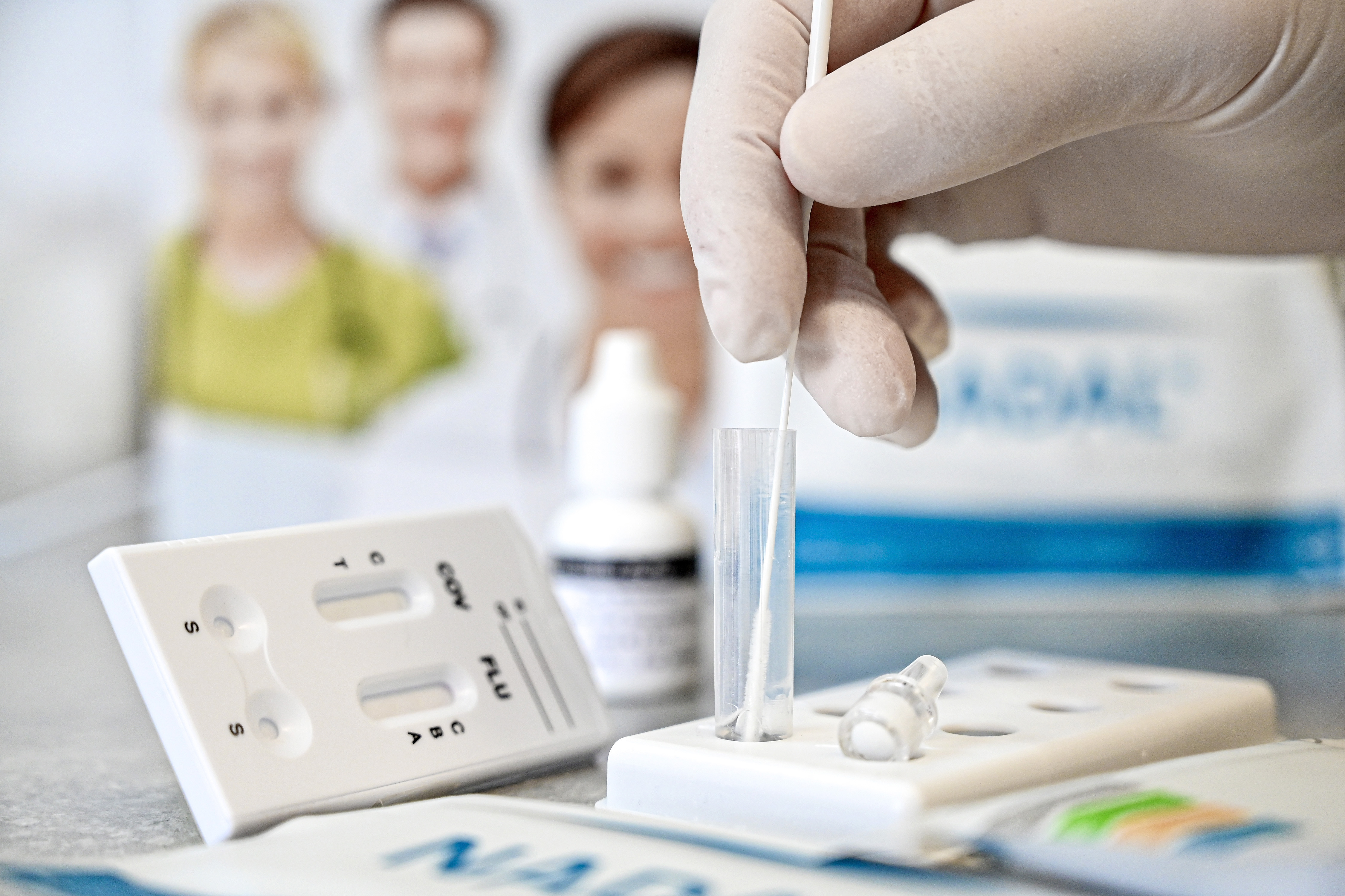 Test koronavirus NAL VON MINDEN develops first combination test for corona and flu