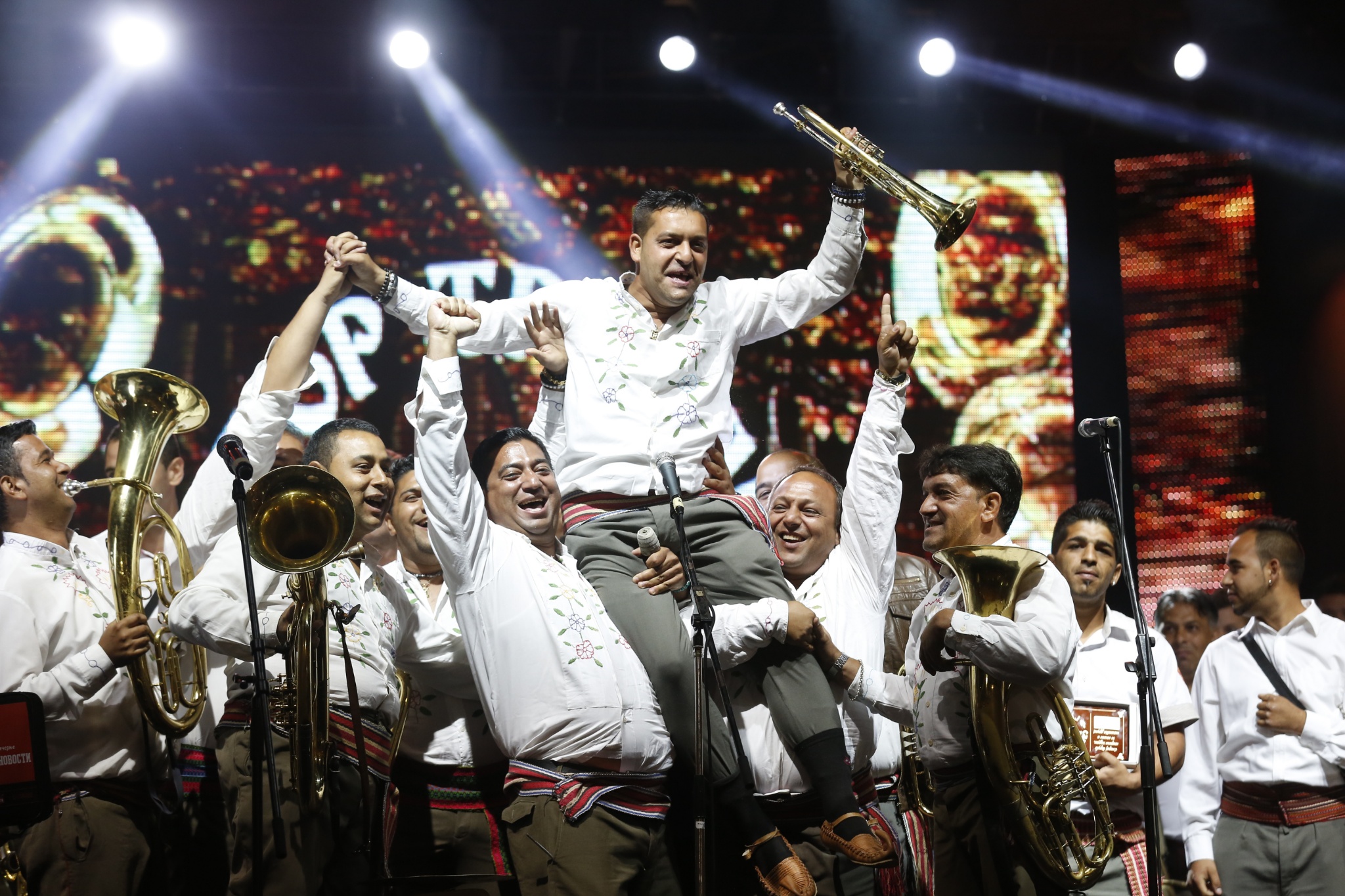 Guca 08.08.2015. Bojan Krstic iz Vladicinog Hana Zlatna truba, 55. Dragacevski sabor trubaca u Guci, pobednik, orkestar foto Zoran Loncarevic