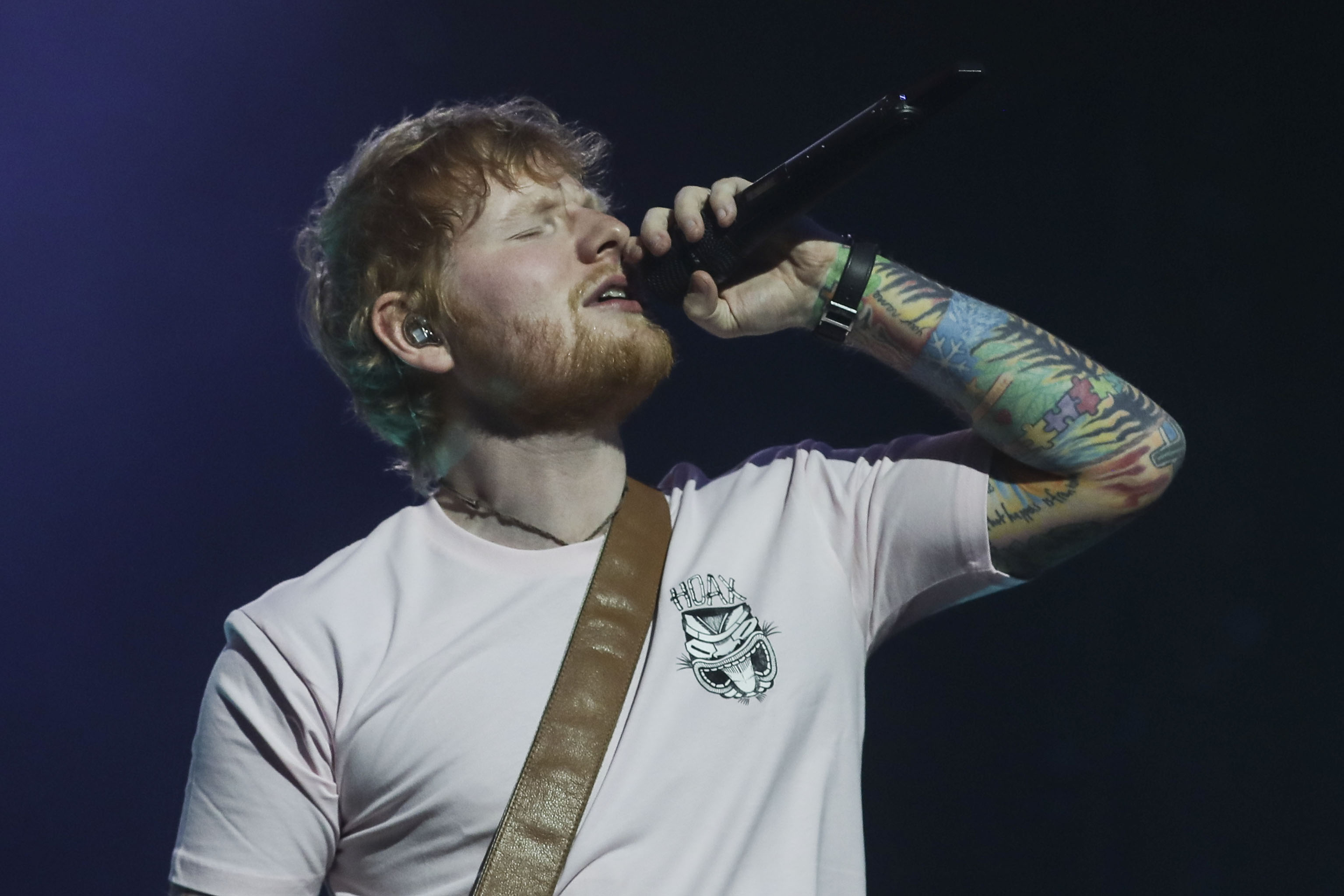 Ed Širan epa07618933 English singer Ed Sheeran performs on stage at  Luz Stadium, Lisbon Portugal, 01 June 2019.  EPA-EFE/MIGUEL A. LOPES