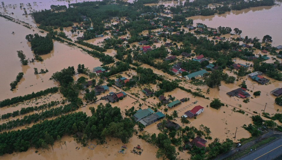 Heavy rains and floods in northern and central Vietnam poplave vijetnam
