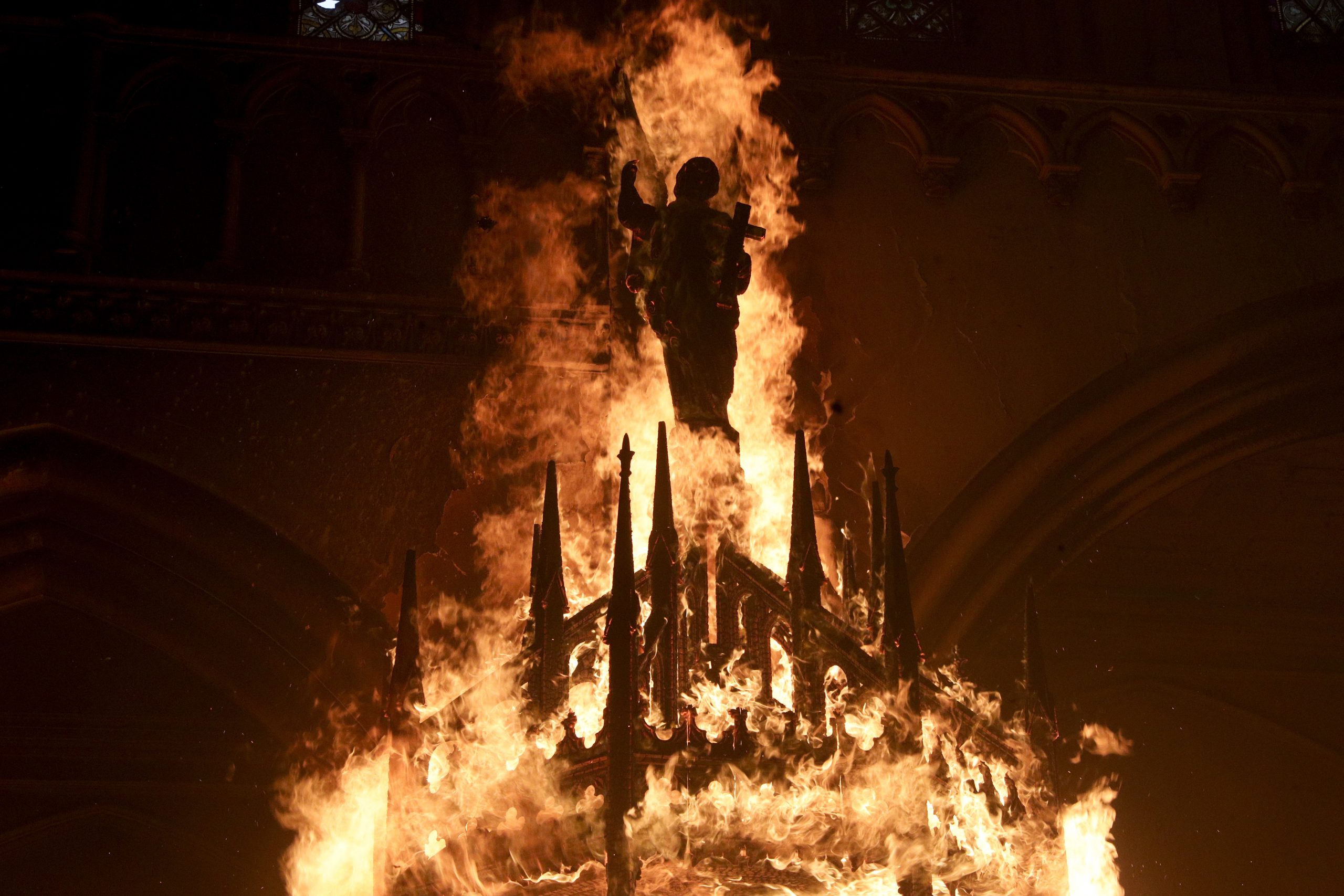 Zapaljena crkva u Čileu