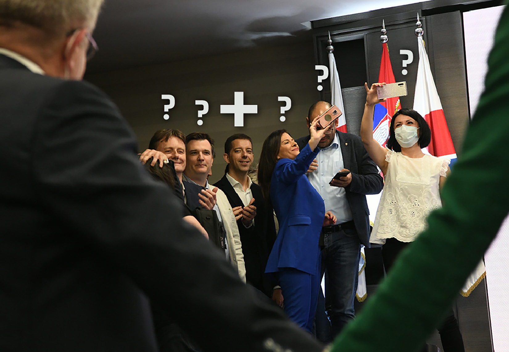 SNS slavlje poslava