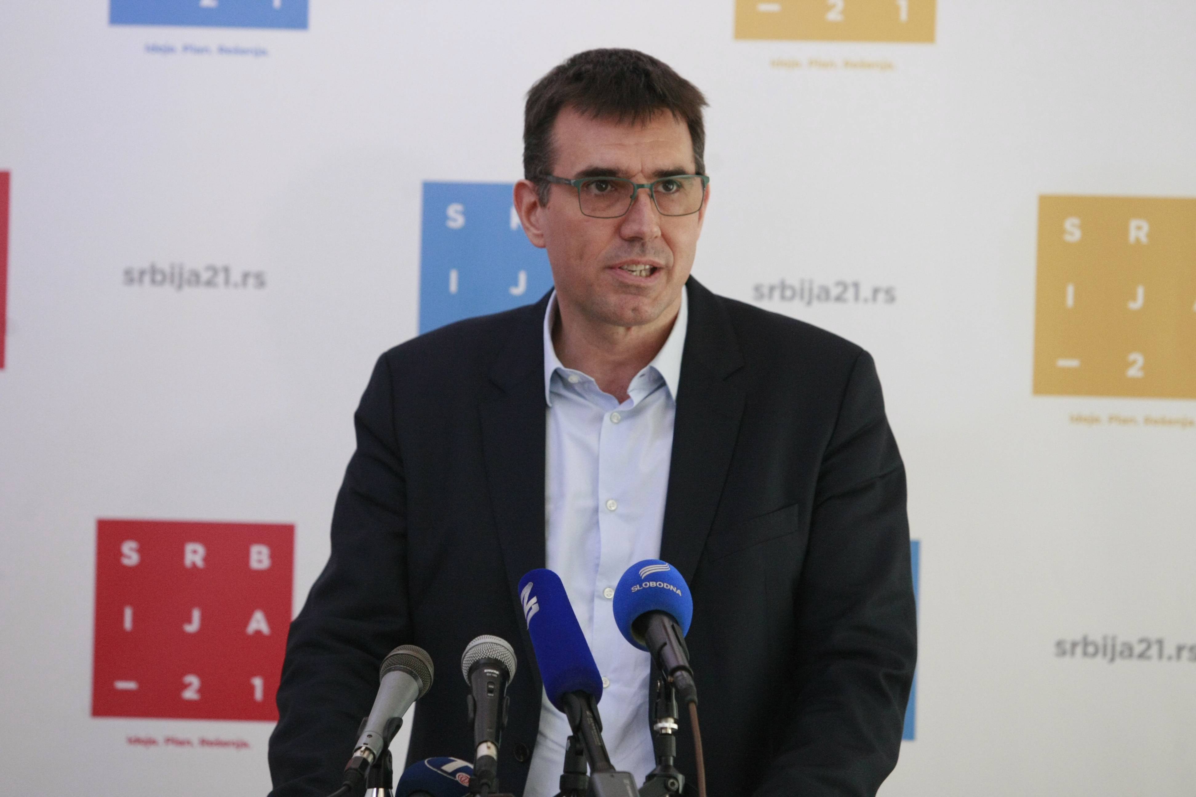 MARKO DJURISIC: VLAST NEADEKVATNO REAGUJE U VREME KRIZE