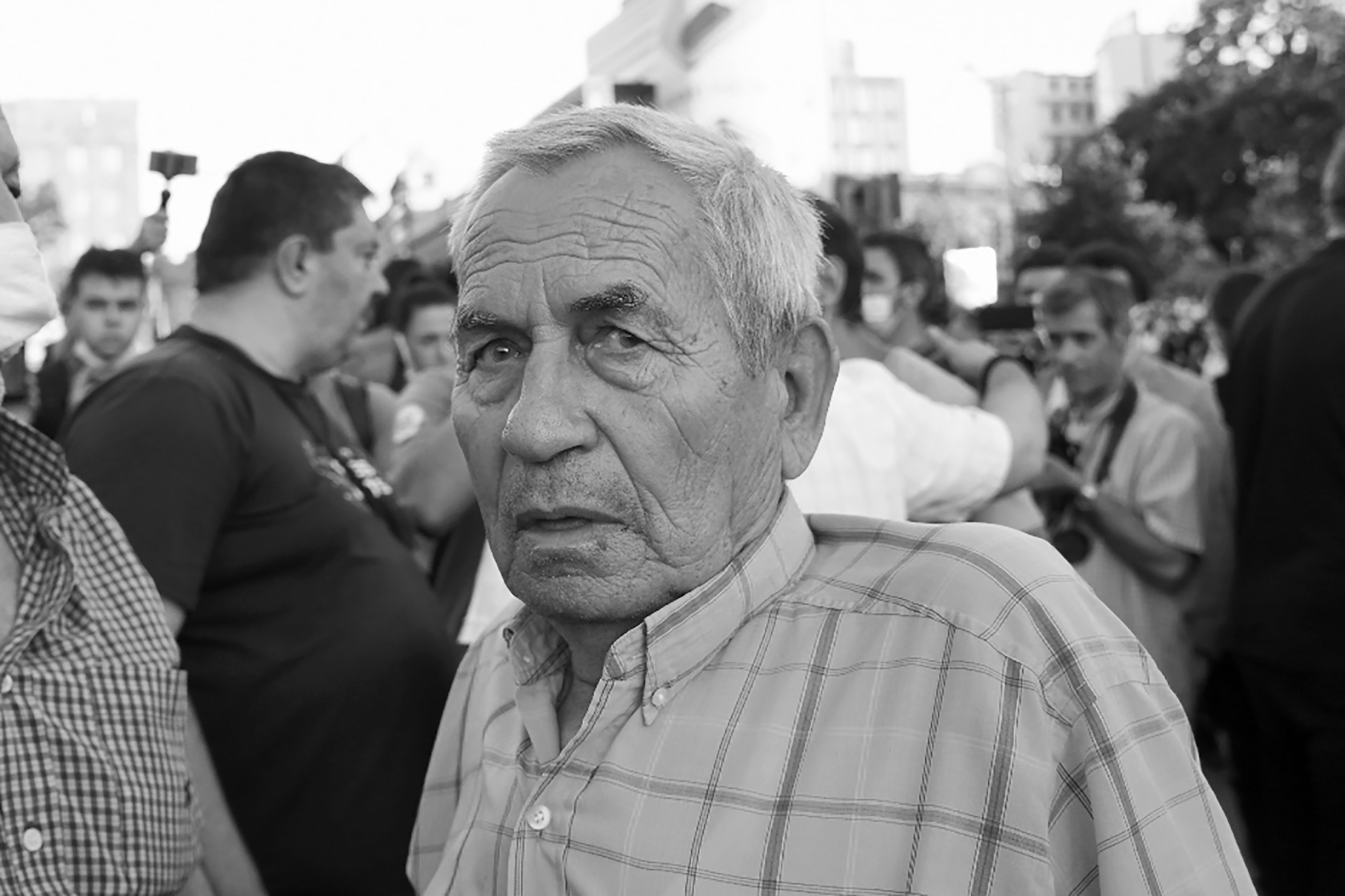 Beograd 09.07.2020. Džo Bagerista. Protest, treći dan, demonstracije, Skupština Srbije, sedenje, mirni protest, ne nasedaj, sedi Foto: Nemanja Jovanović/Nova.rs