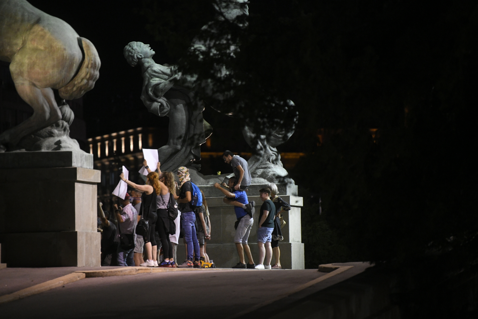 Beograd 11.07.2020. Protest, peti dan, 5 dan, demonstracije, okupljanje, Skupština Foto: Nemanja Jovanović/Nova.rs