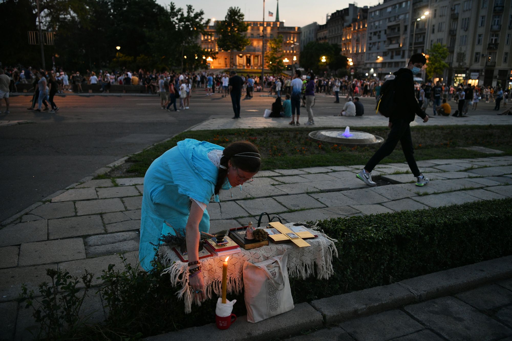 Beograd 11.07.2020. Protest, peti dan, 5 dan, demonstracije, okupljanje, dolazak na plato ispred Skupštine. Skupština Foto: Filip Krainčanić/Nova.rs