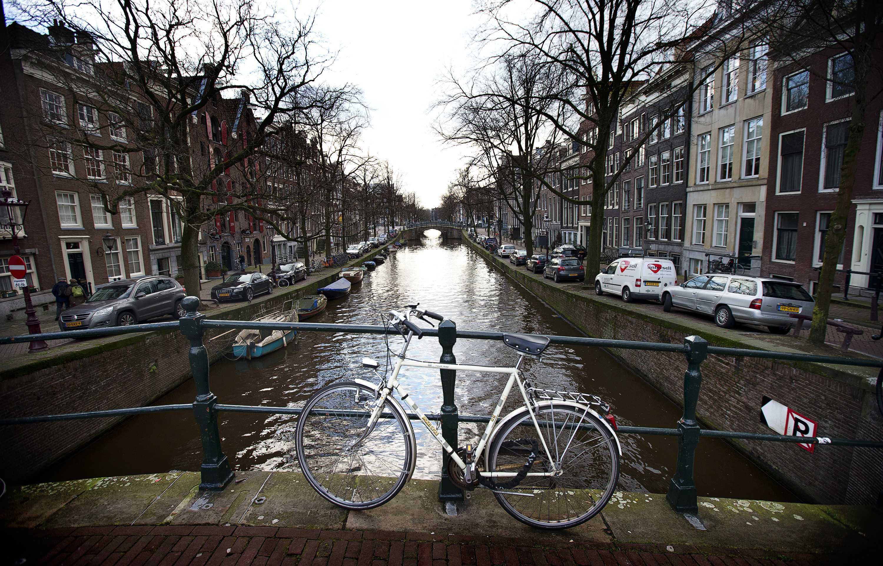 Amsterdam Canal District marks 400th anniversary