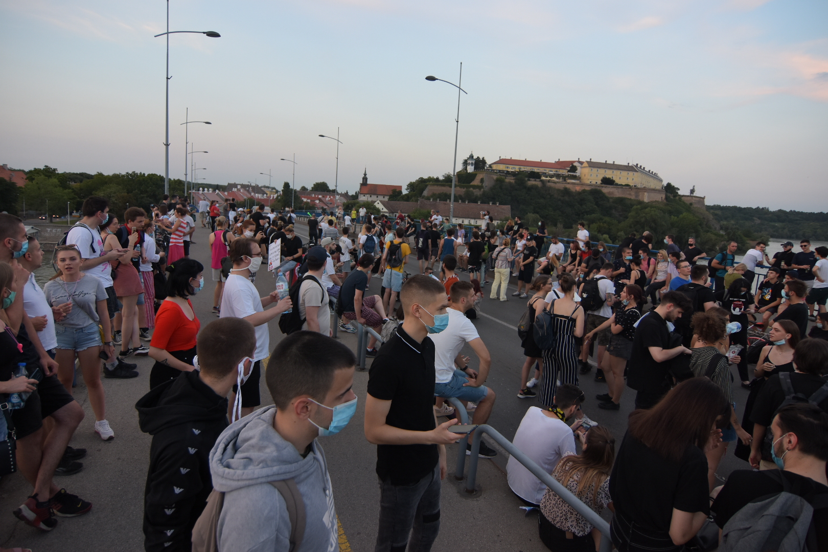 Novi Sad 11.07.2020. Blokada Varadinskog mosta u Novom Sadu. Varadinski most. Protest, peti dan, 5 dan, demonstracije, šetnja Foto: Nenad Mihajlović