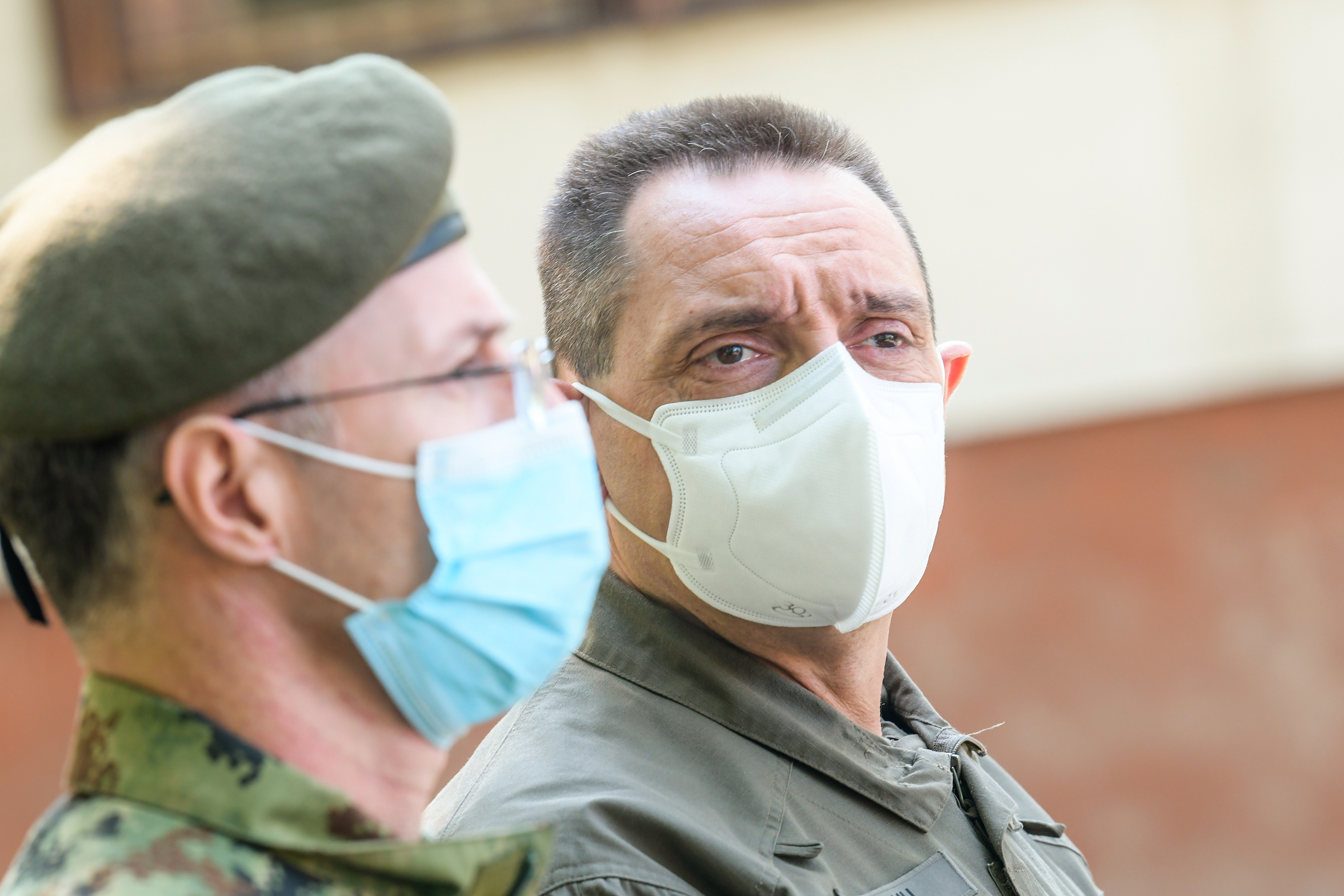 Aleksandar Vulin, obilazak, poseta, VMC Karaburma, Vojnomedicinski centar Karabrurma, koronovairu, kovid bolinica, Covid 19 bolnica Foto: Goran Srdanov/Nova.rs