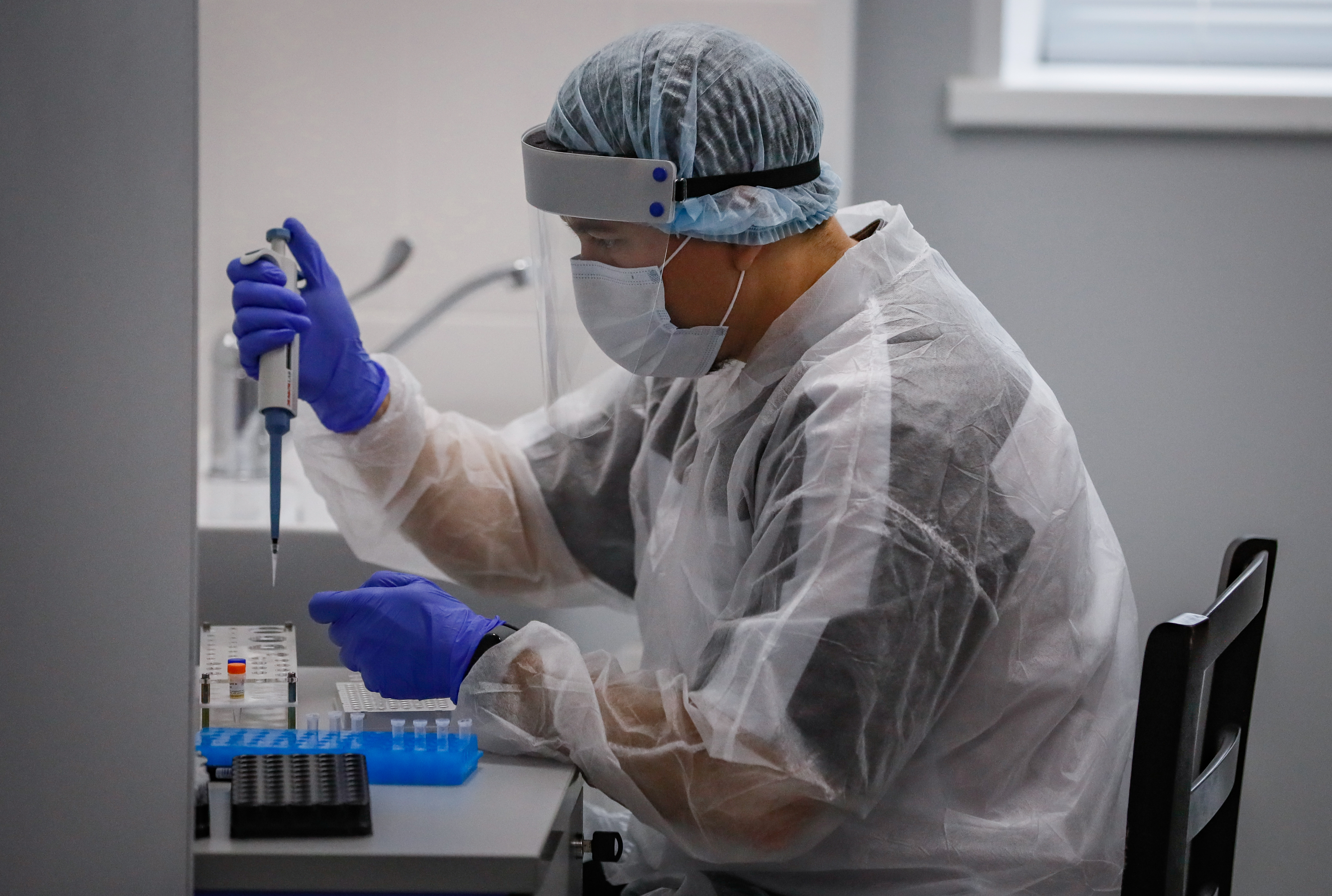 Express testing for coronavirus at Vnukovo airport