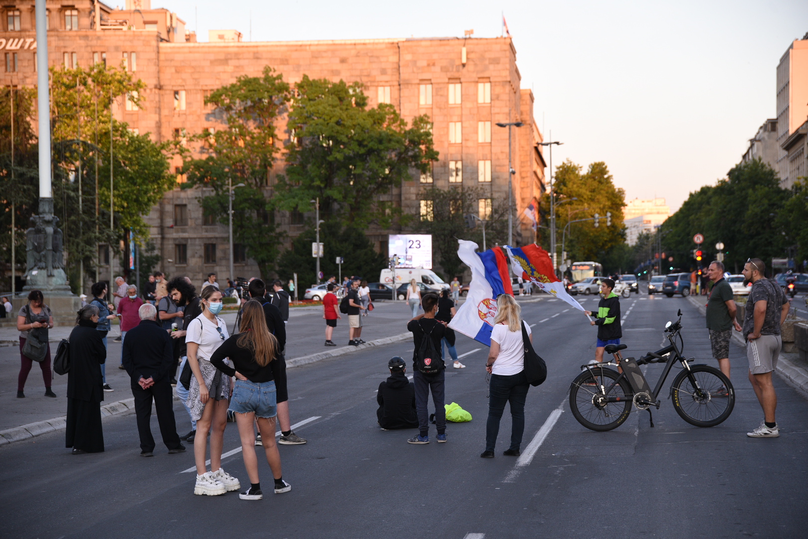 Beograd 14. jul 2020. Skupstina Srbije pre pocetka osmog dana protesta Foto:Dragan Mujan/Nova.rs