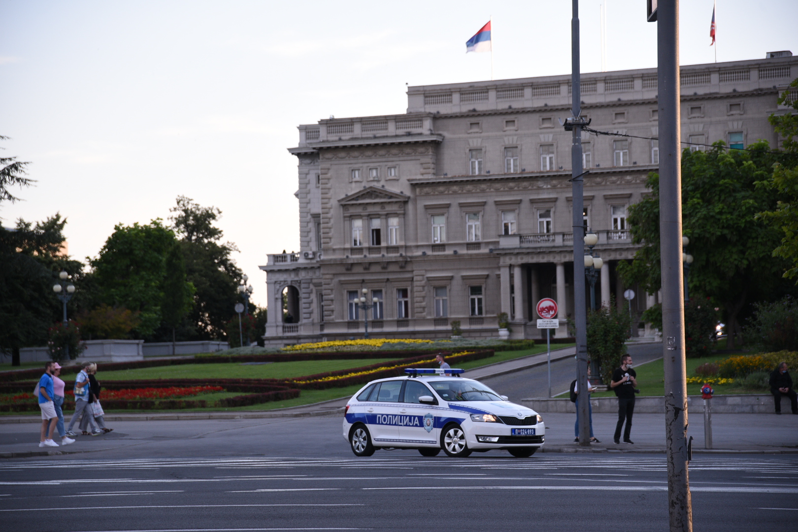 Beograd 14. jul 2020. Skupstina Srbije pre pocetka osmog dana protesta Foto:Dragan Mujan/Nova.rs