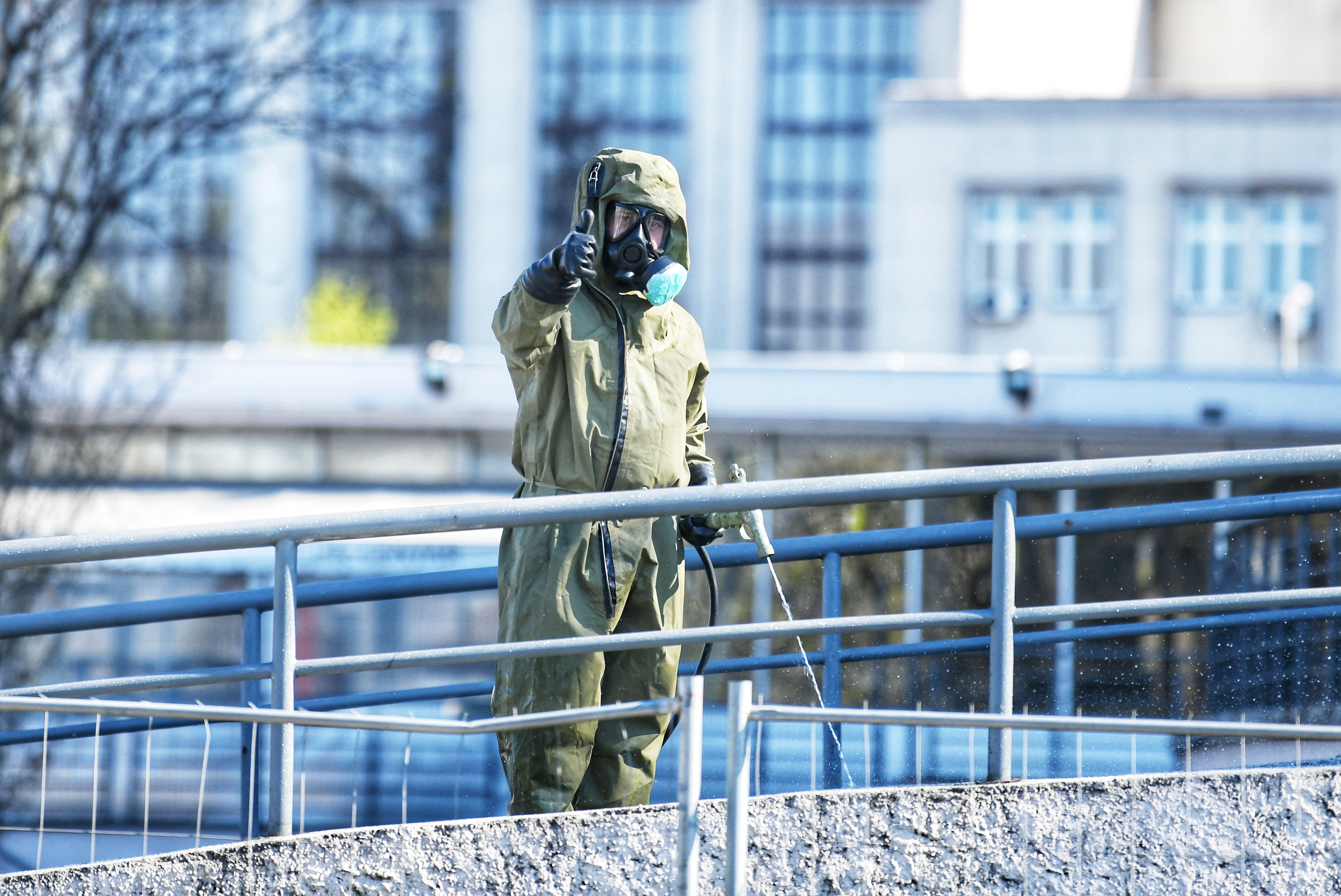 Beograd 07.04.2020. Sajam, Beogradski sajam, privremena bolnica, dezinfekcija, zaštitno odelo, prijem pacijenata, koronavirus, pozitivni na koronu, covid 19, kovid 19 Foto: Vesna Lalić/Nova.rs