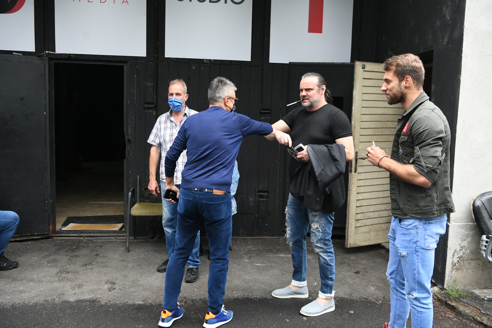 Beograd 17.05.2020. Saša Popović, Željko Šašić, snimanje emisije Zvezde Granda, Grand produkcija, dolazak u studio Foto: Vesna Lalić/Nova.rs