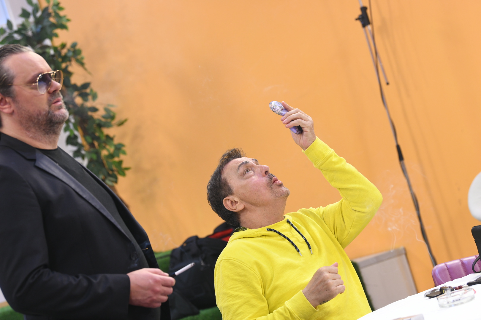 Beograd 17.05.2020. Željko Šašić, Dragan Kojić Keba. Snimanje emisije Zvezde Granda, Grand produkcija, dolazak u studio Foto: Vesna Lalić/Nova.rs