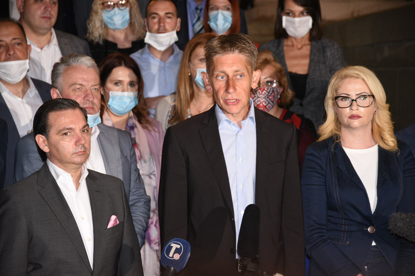 Beograd 10.05.2020. Aleksandar Martinović i Sandra Božić, SNS, Skupština Srbije, štrajk glađu započeli su danas kako članovi vlasti tako i članovi opozicije Foto: Dragan Mujan/Nova.rs