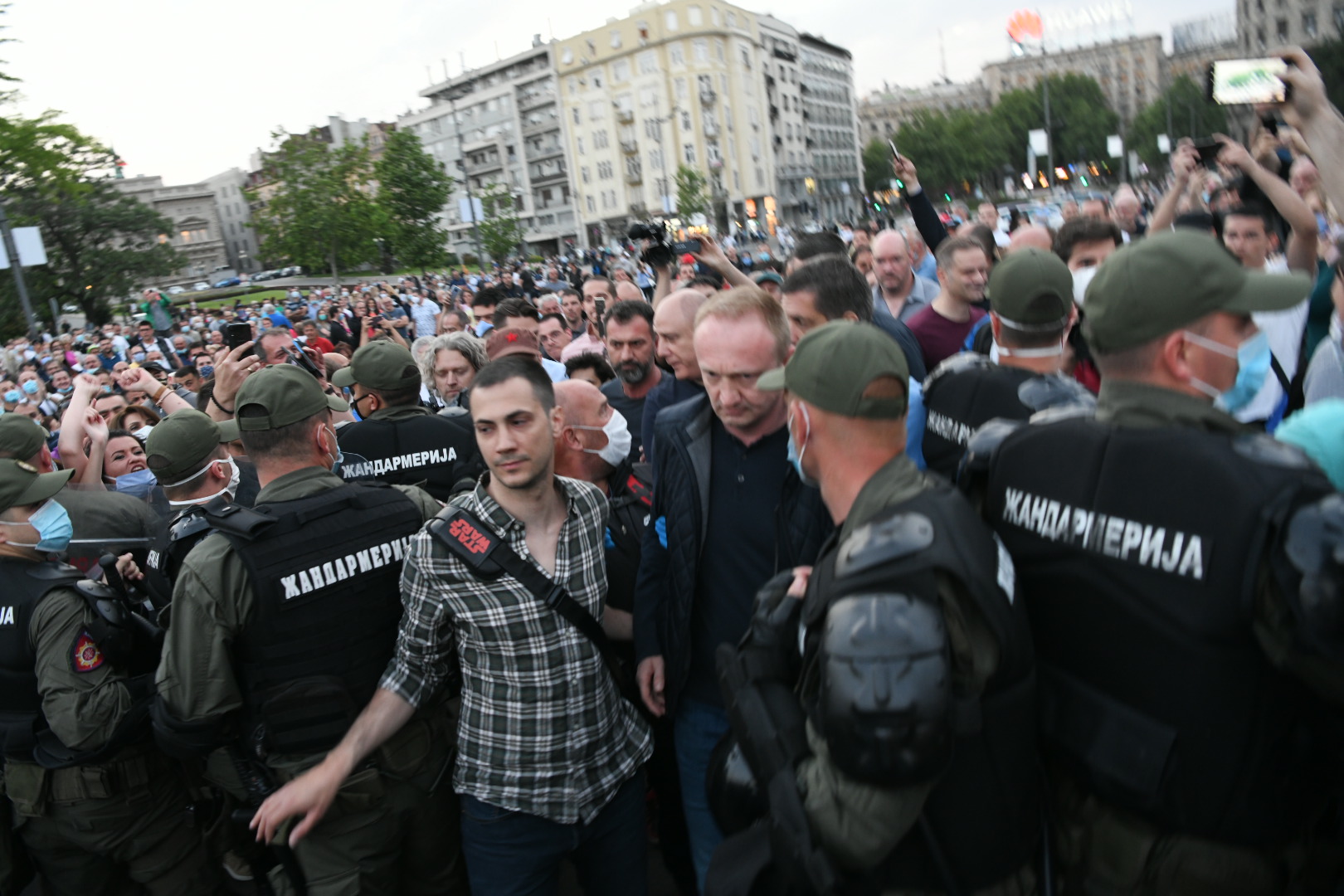 Beograd 11.05.2020. Dragan Đilas, Protest ispred Skupštine Srbije opozicija i vlast, žandarmerija protest Foto:Vesna Lalić/Nova.rs