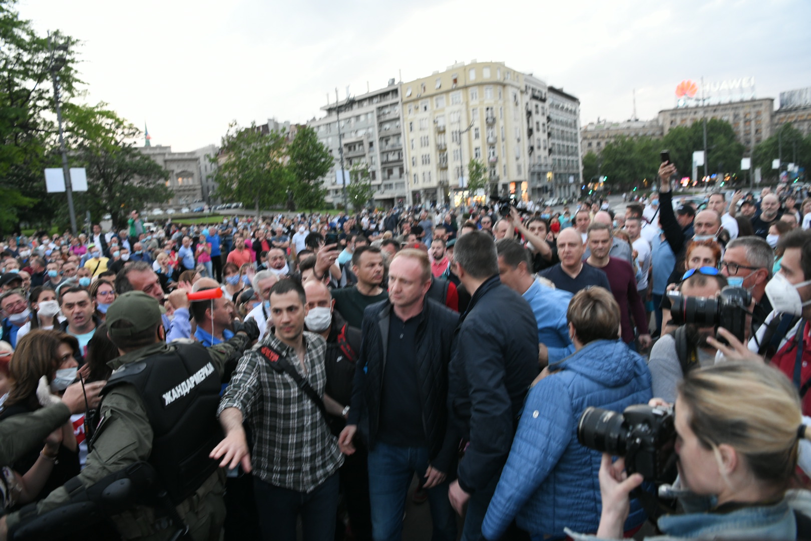 Beograd 11.05.2020. Dragan Đilas, Protest ispred Skupštine Srbije opozicija i vlast, žandarmerija protest Foto:Vesna Lalić/Nova.rs