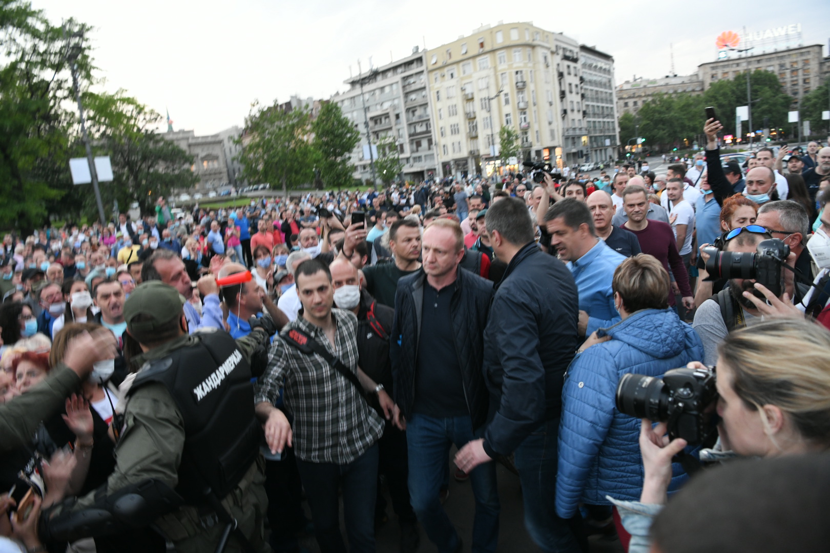 Beograd 11.05.2020. Dragan Đilas, Protest ispred Skupštine Srbije opozicija i vlast, žandarmerija protest Foto:Vesna Lalić/Nova.rs
