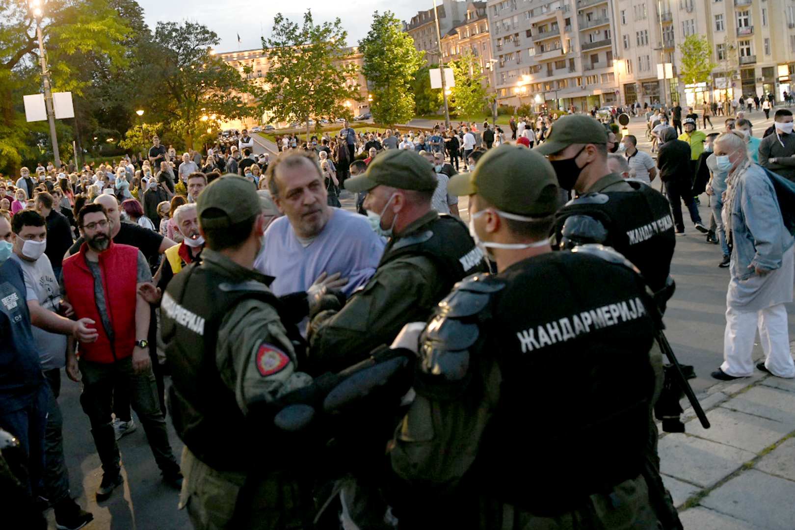 Beograd 11.05.2020. Tuča, Protest ispred Skupštine Srbije opozicija i vlast, žandarmerija protest Foto:Vesna Lalić/Nova.rs