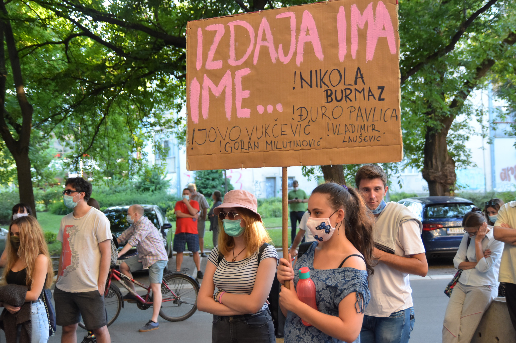 Novi Sad, 20.07.2020. Protest protiv policijske represije ispred tužilaštva, suda. Sud, tužilaštvo, protest, okupljanje, represija Foto: Nenad Lazić/Nova.rs