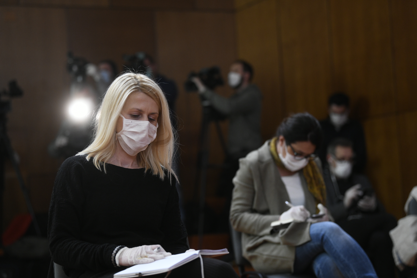 Beograd 02.04.2020. Početak sednice Kriznog štaba u Palati Srbija novinari maska zaštita koronavirus vanredno stanje Jasmina Dobrilović Foto:Nemanja Jovanović/Nova.rs