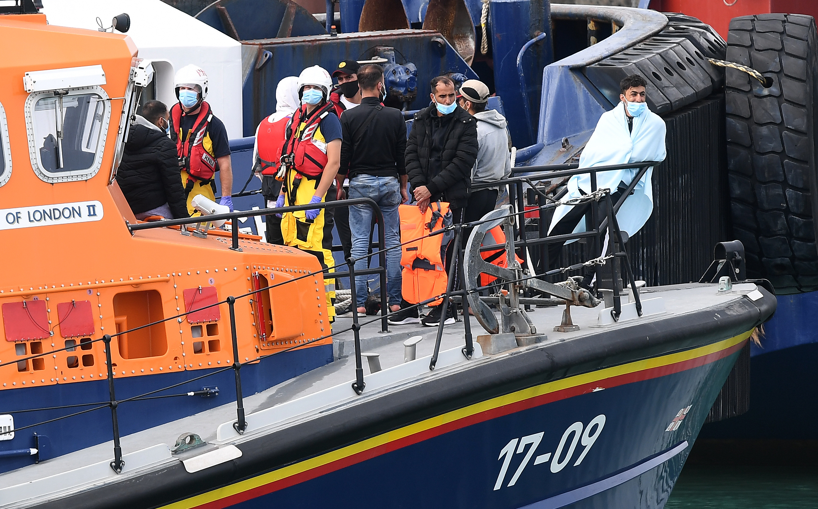 Migranti, Migrants continue to arrive along UK coast seeking asylum
